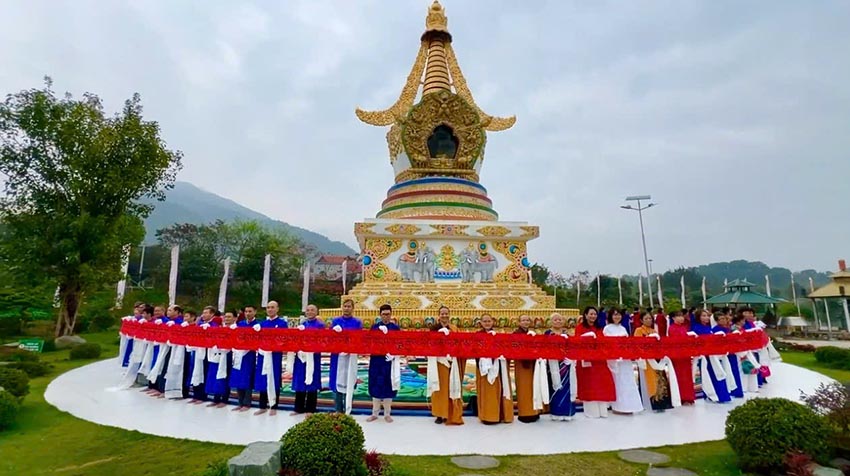 Cuộn thư pháp Đại Bi Quan Âm dài 200m được biên chép bằng chữ Tạng tại Bảo tháp Mandala Tây Thiên - 3