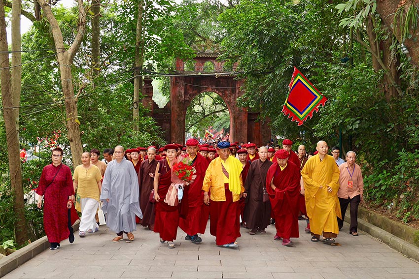 Cuộn thư pháp Đại Bi Quan Âm dài 200m được biên chép bằng chữ Tạng tại Bảo tháp Mandala Tây Thiên - 6