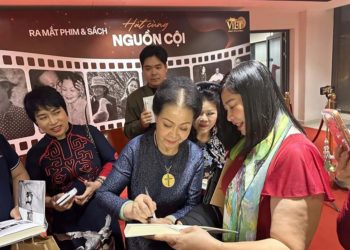 Khánh Ly - 80 mùa xuân và hát cùng nguồn cội - 2