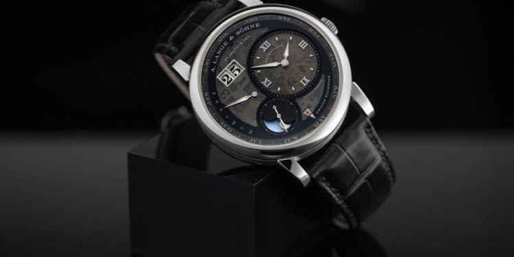 Đồng hồ Lange 1 Tourbillon Perpetual Calendar Lumen phát sáng trong bóng tối - 1