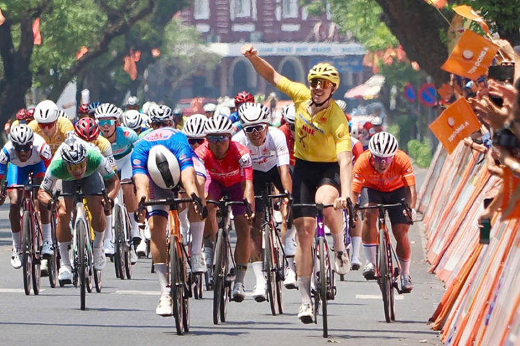 MARCHUK DZIANIS lần thứ 4 thắng chặng Cúp HTV – Tôn Đông Á và "HẢI VÂN QUAN" – nơi phân định các ẩn số - 1