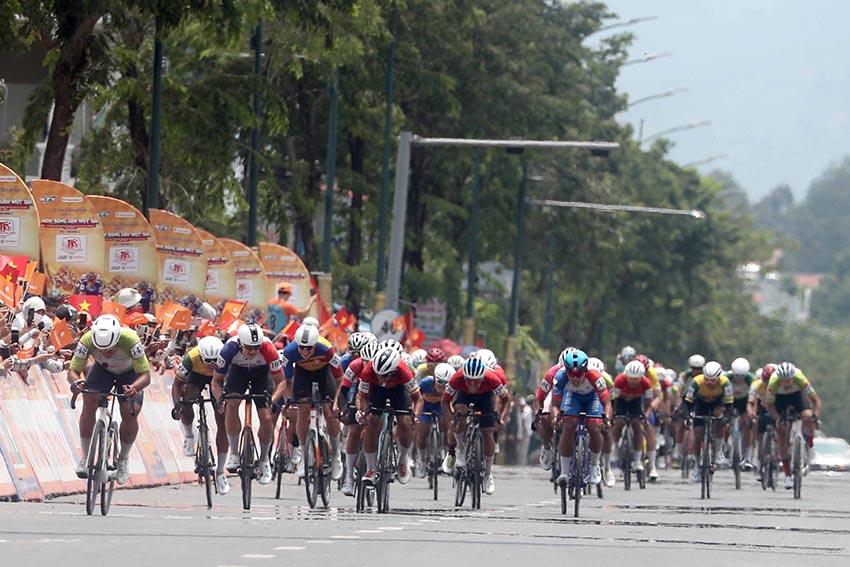 Marchuk Dzianis lần thứ 6 thắng chặng  – Ai sẽ là người chiến thắng trước Hội trường Thống Nhất 30/4 ? - 2