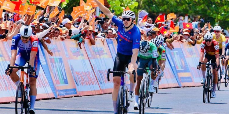 Marchuk Dzianis thắng chặng 14, chờ biến số tại Đèo Cả - Cúp HTV – Tôn Đông Á - 2