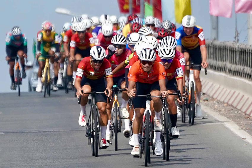 Nỗ lực đơn độc của Nguyễn Tấn Hoài bất thành, Patrick Patterson thắng nghẹt thở tại Mỹ Tho - 2