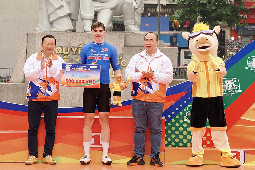 Patterson và Marchuk Dzianis đồng loạt "xé" áo tại chặng 3 Cúp HTV – Tôn Đông Á 2026 - 5