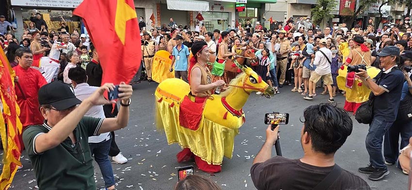 Tết Nguyên Tiêu ở Chợ Lớn và bài toán đầu tư cho lễ hội, công nghiệp văn hóa - 4