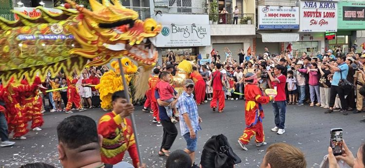 Tết Nguyên Tiêu ở Chợ Lớn và bài toán đầu tư cho lễ hội, công nghiệp văn hóa - 5