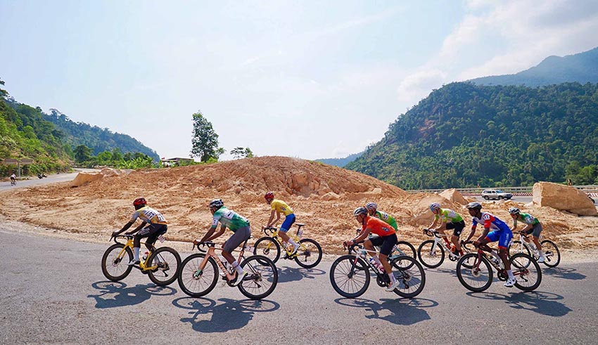 TPHCM khẳng định thế độc tôn, chiếm giữ áo vàng, áo chấm đỏ và đồng đội sau cuộc chiến Khánh Lê - 3