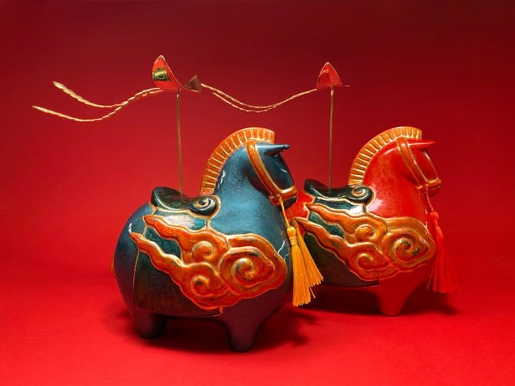 Không gian trưng bày triển lãm “Từ đôi tay đến tạo tác” tại Lotus Gallery TP.HCM với các tác phẩm gốm và sơn mài - 2