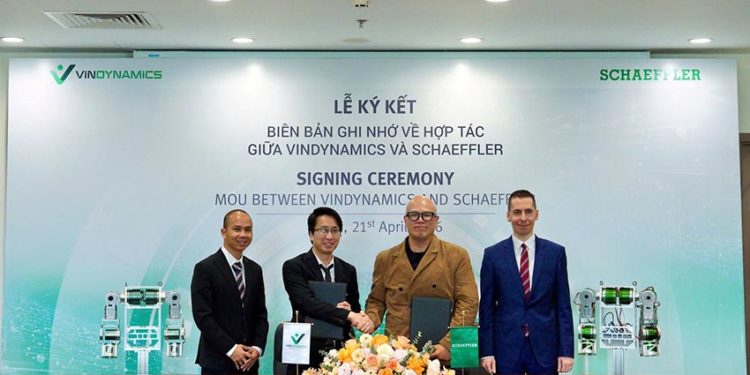 Đại diện VinDynamics và Schaeffler ký kết hợp tác phát triển robot hình người