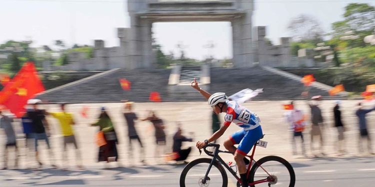 Võ Thành An độc hành quả cảm, Patrick Petterson lên ngôi chặng 8 HTV – Tôn Đông Á 2026 - 5