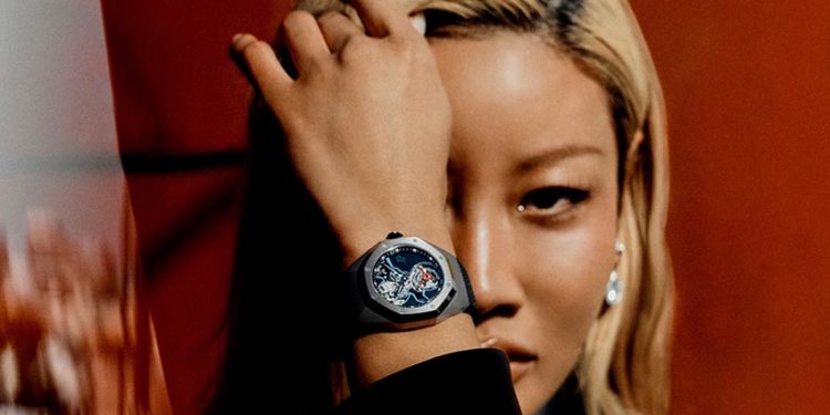 Mẫu Royal Oak Concept Flying Tourbillon phiên bản giới hạn của Audemars Piguet hợp tác cùng Yoon và Verbal từ AMBUSH với mặt số aventurine đen và flying tourbillon đỏ nổi bật - 1
