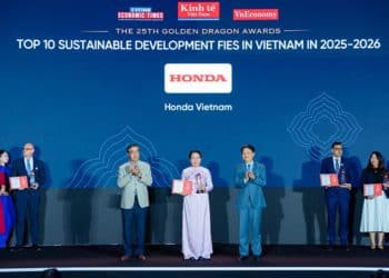 Đại diện Honda Việt Nam nhận giải thưởng Rồng Vàng 2026 tại lễ vinh danh doanh nghiệp FDI phát triển bền vững - 1