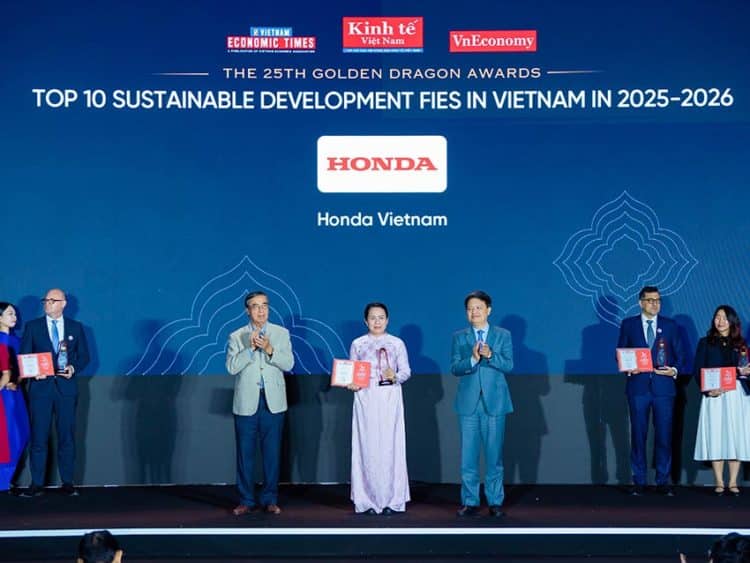 Đại diện Honda Việt Nam nhận giải thưởng Rồng Vàng 2026 tại lễ vinh danh doanh nghiệp FDI phát triển bền vững - 1