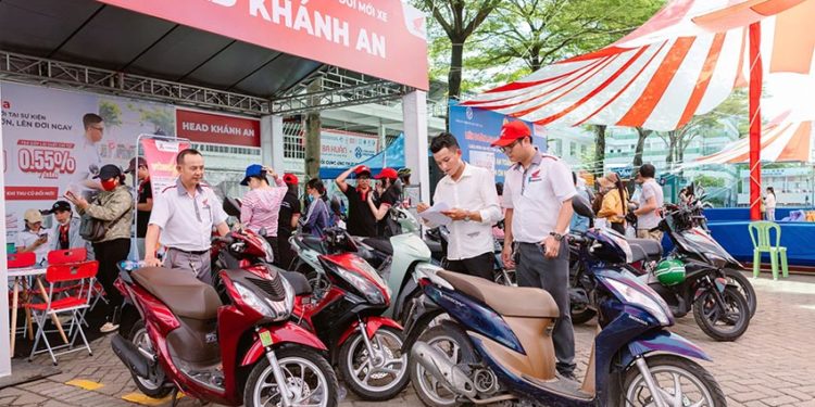 Khách hàng tham gia chương trình Thu xe cũ – Đổi xe mới của Honda Việt Nam tại KCN Pouyuen TP.HCM