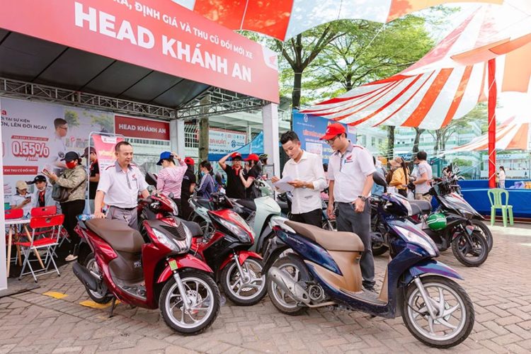 Khách hàng tham gia chương trình Thu xe cũ – Đổi xe mới của Honda Việt Nam tại KCN Pouyuen TP.HCM