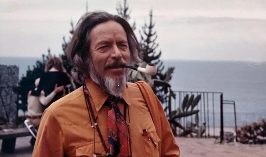 Bìa sách “Minh triết từ nỗi bất an” của Alan Watts với tông màu trầm gợi cảm giác suy tư và chữa lành - 2