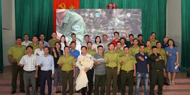 Các kiểm lâm và cộng đồng tuần tra bảo vệ rừng được vinh danh tại Giải thưởng Người Giữ Rừng Chư Yang Sin 2026 ở Đắk Lắk.
