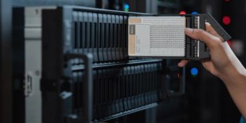 Hệ thống lưu trữ Synology PAS7700 dành cho doanh nghiệp AI và dữ liệu lớn