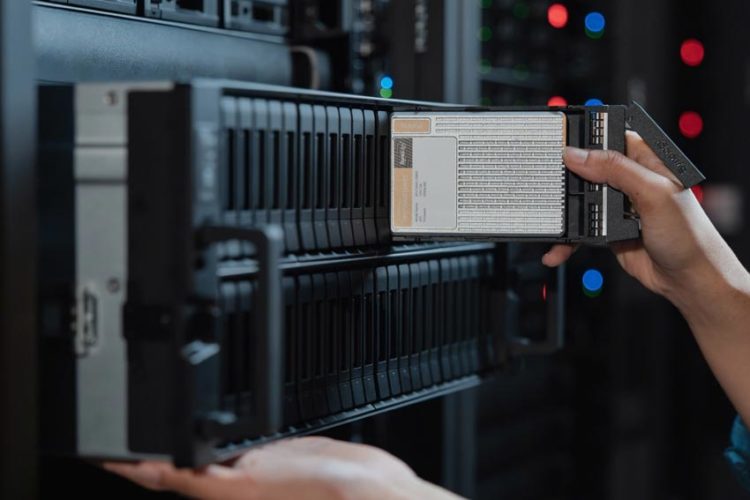 Hệ thống lưu trữ Synology PAS7700 dành cho doanh nghiệp AI và dữ liệu lớn