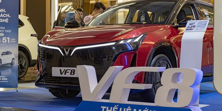VinFast VF 8 thế hệ mới với thiết kế SUV điện hiện đại và nền tảng công nghệ SDV mới - 1