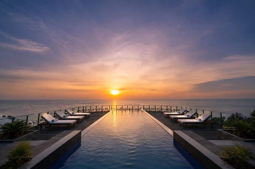 Toàn cảnh WorldHotels Long Beach Resort Phú Quốc nhìn ra biển lúc hoàng hôn với không gian nghỉ dưỡng hiện đại - 4