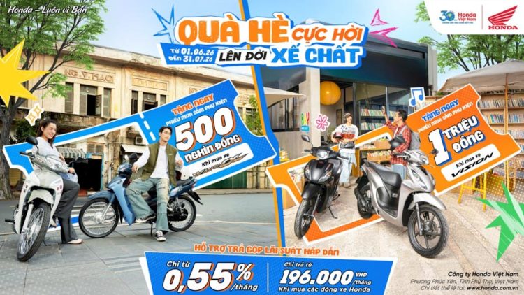 Khách hàng tham khảo các mẫu xe Honda trong chương trình ưu đãi hè 2026