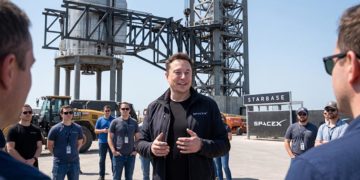 Elon Musk dung thuat toan 5 buoc de quan tri tinh gon tai nha may Starbase SpaceX