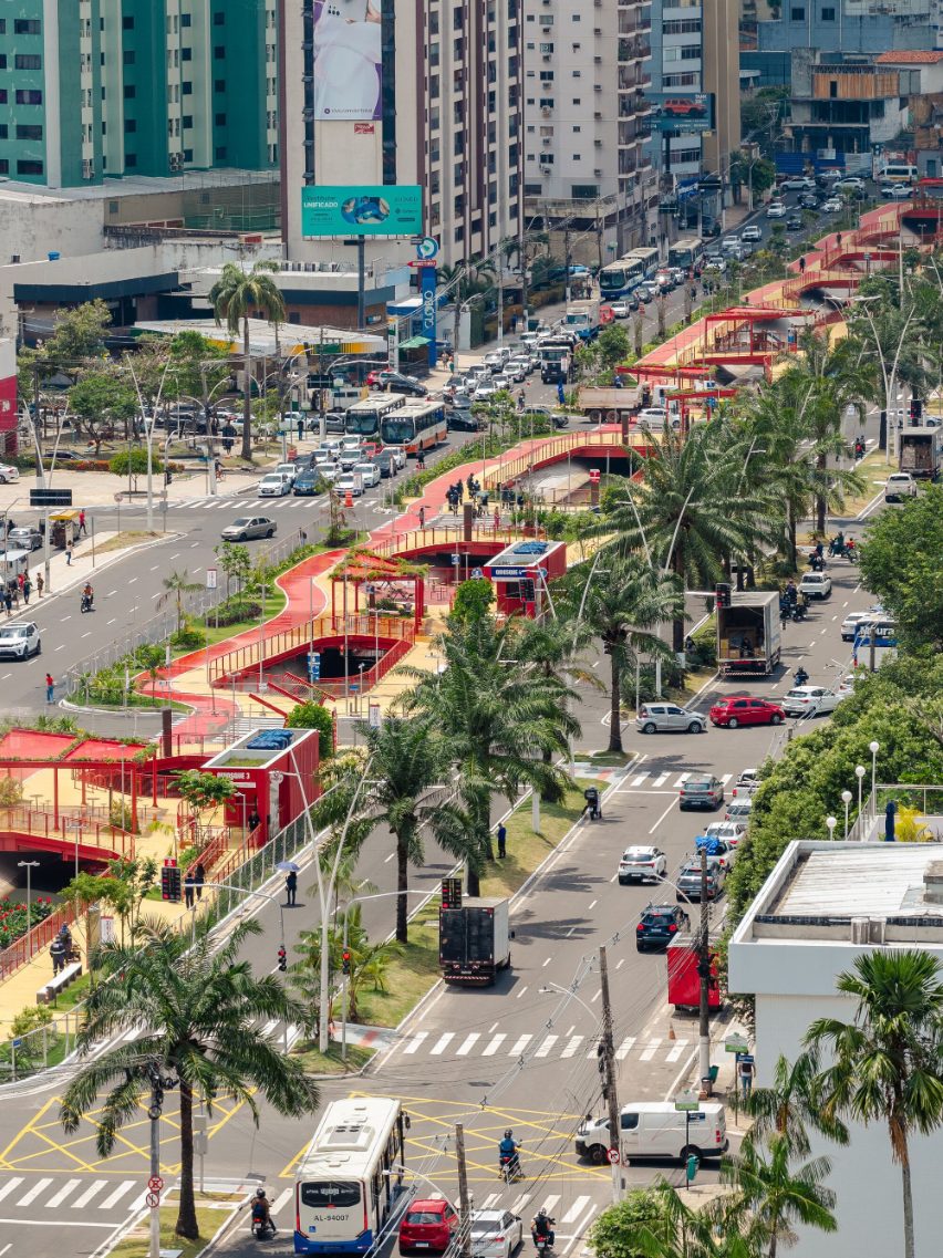 Lối đi bộ nâng cao và thảm thực vật bản địa Doca Linear Park