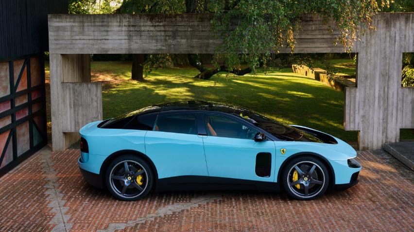 Ferrari Luce thân xe và mâm lớn