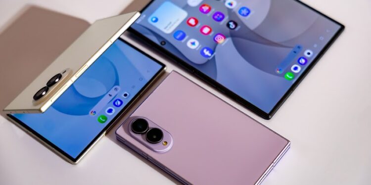 Công nghệ Flex Titanium trên Galaxy Z Fold