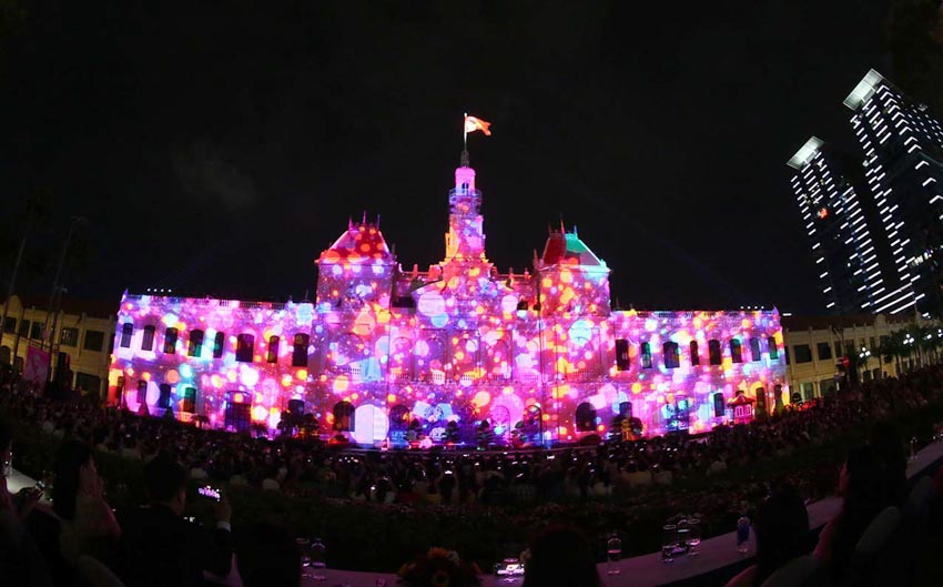 Đêm tòa nhà trăm tuổi thức giấc: 3D Mapping và một thói quen đô thị đang thành hình - 7