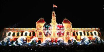 Đêm tòa nhà trăm tuổi thức giấc: 3D Mapping và một thói quen đô thị đang thành hình - 5