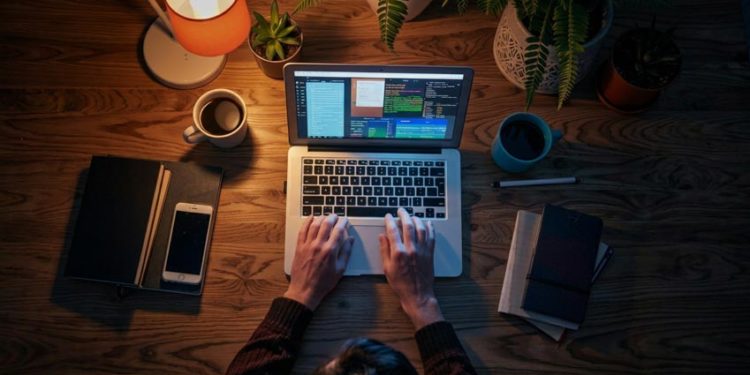 Một người + mười AI: người làm nghề Việt nên tinh gọn tới đâu? - 1