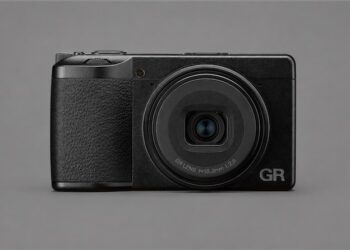 Ricoh bán 6.000 chiếc máy ảnh không nâng cấp gì — và người ta vẫn sẽ tranh nhau mua