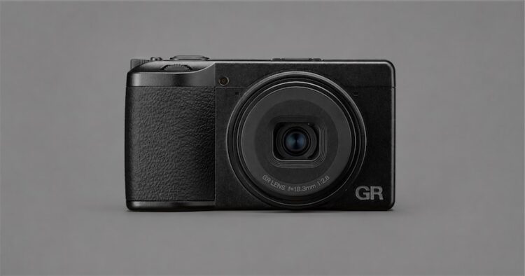 Ricoh bán 6.000 chiếc máy ảnh không nâng cấp gì — và người ta vẫn sẽ tranh nhau mua