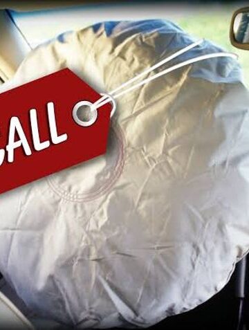 Túi khí ô tô gắn nhãn RECALL triệu hồi